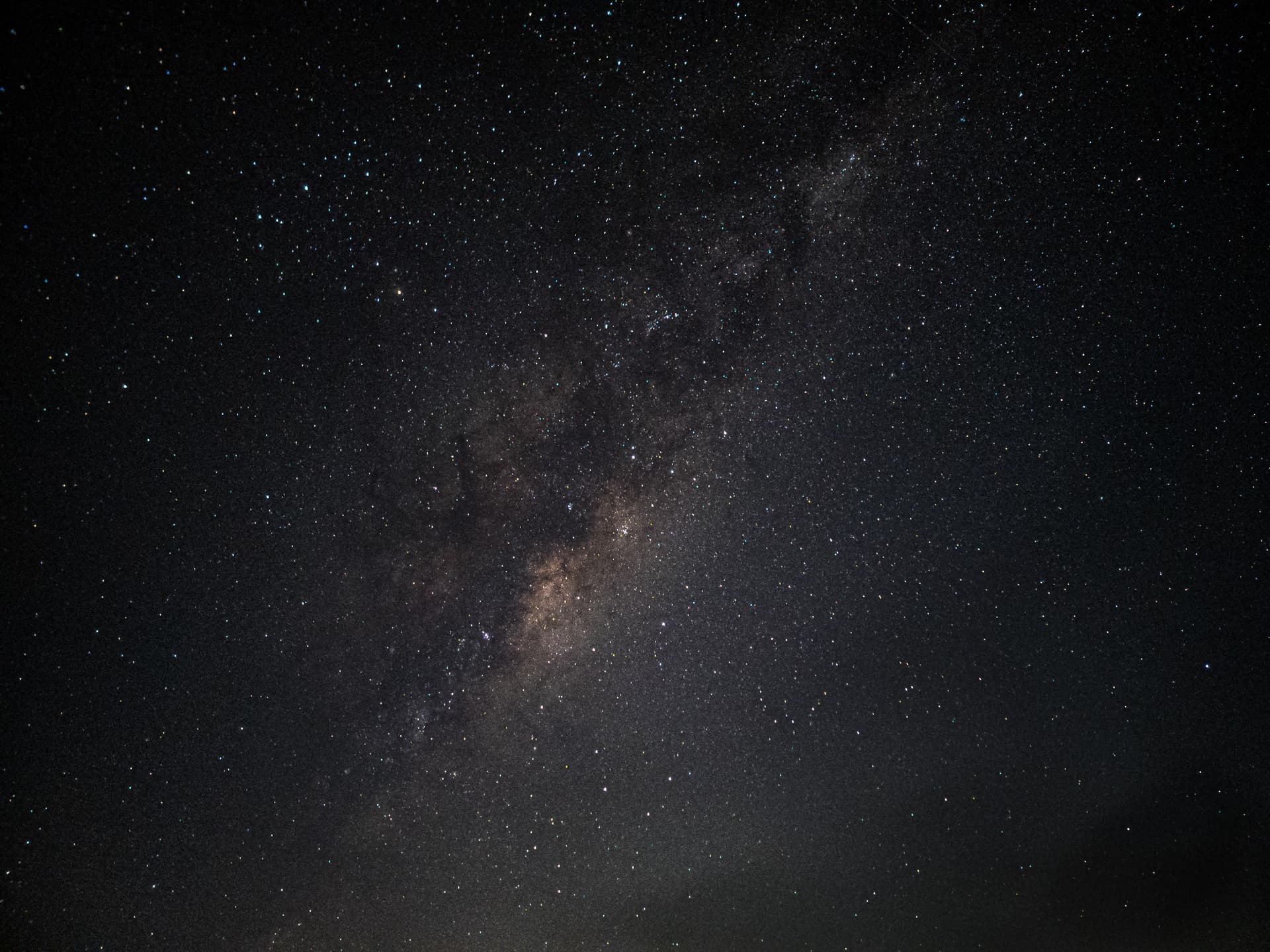 My favourite image so far, taken near the 12 Apostles. You can see the Milky Way core, captured with a Samsung Galaxy S21 Ultra + tripod.